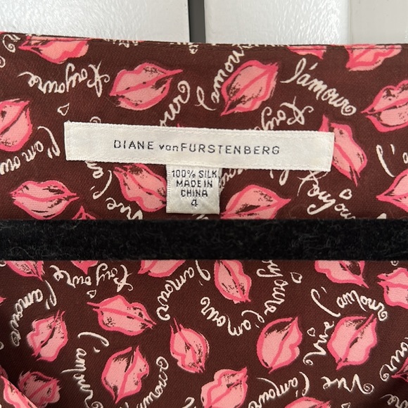 Vintage Diane von Furstenberg L'Amour Midi Dress - Picture 5 of 10